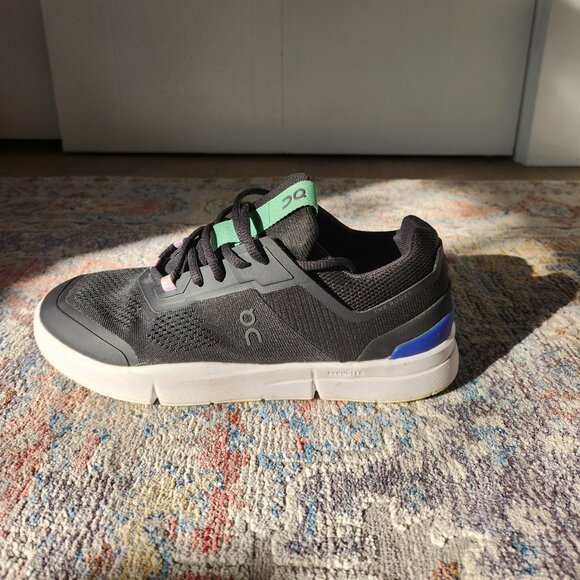 On Cloud the Roger Spin Black Indigo Women Tennis Style Sneaker size 8.5 - Picture 2 of 6